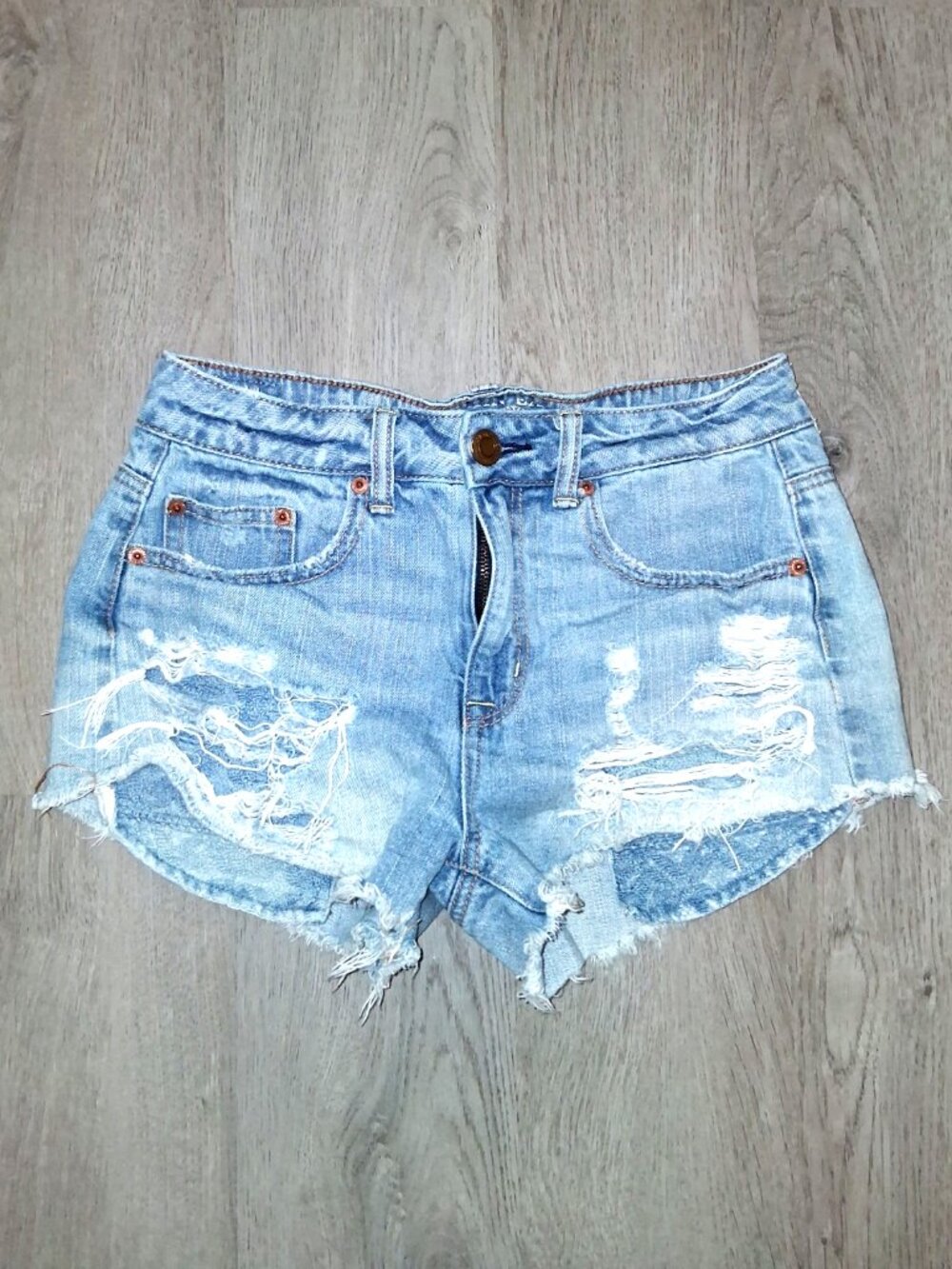 American Eagle Hi-Rise Festival Jean Shorts Size 4 Distressed Denim Light Wash
